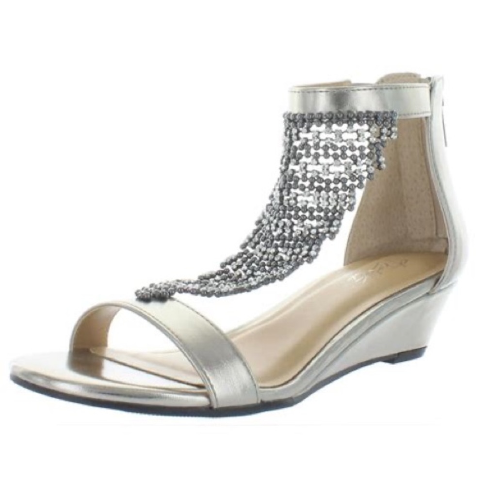 NWOT Thalia Sodi dressy sandals in Light Gold